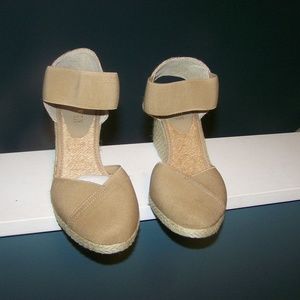 NEW LAUREN RALPH LAUREN CHARLA ESPADRILLE SANDALS